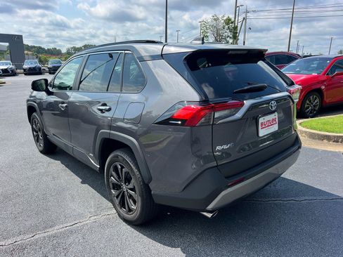 Used 2022 Toyota RAV4 Limited AWD/4WD image 7