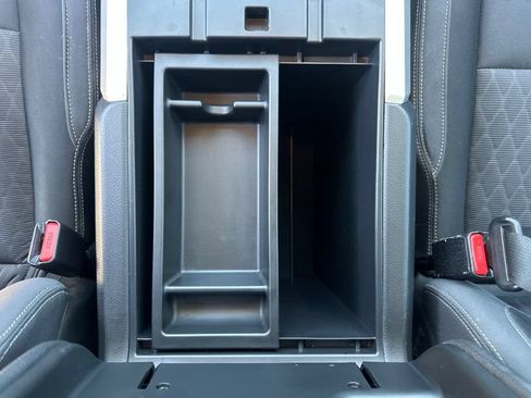 Used 2021 Nissan Titan SV w/ SV Convenience Package AWD/4WD image 8