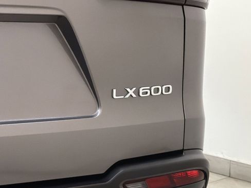 Used 2023 Lexus LX 600 4WD w/ Appearance Package image 32