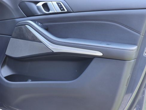Used 2024 BMW X5 sDrive40i w/ M Sport Package RWD image 18