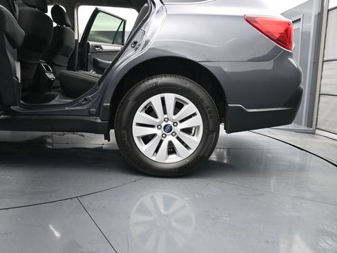 Used 2019 Subaru Outback 2.5i Premium AWD/4WD image 16