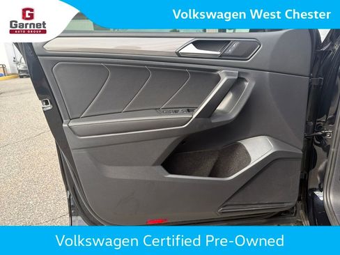 Certified 2023 Volkswagen Tiguan SE w/ Panoramic Sunroof Package AWD/4WD image 11