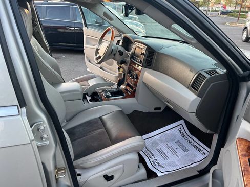 Used 2006 Jeep Grand Cherokee Overland image 18
