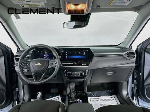 Used 2025 Chevrolet TrailBlazer LT AWD/4WD image 12
