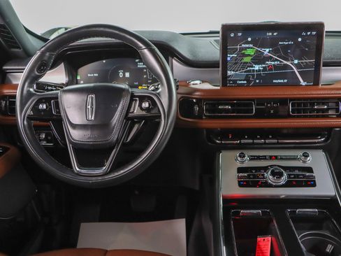 Used 2023 Lincoln Aviator Reserve w/ Jet Package RWD image 17
