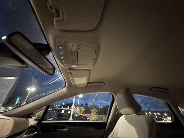 Used 2019 Ford Fusion SE FWD image 19