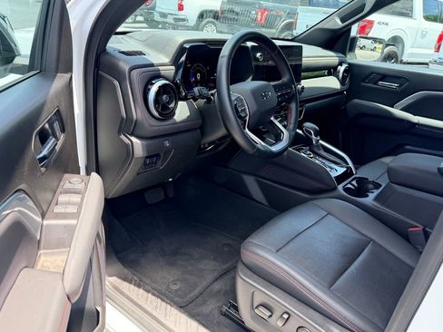 Used 2024 Chevrolet Colorado Z71 w/ Z71 Convenience Package 2 AWD/4WD image 10