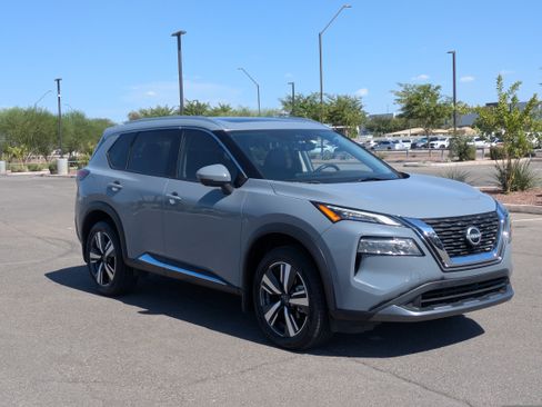 Used 2023 Nissan Rogue SL w/ SL Premium Package FWD image 7