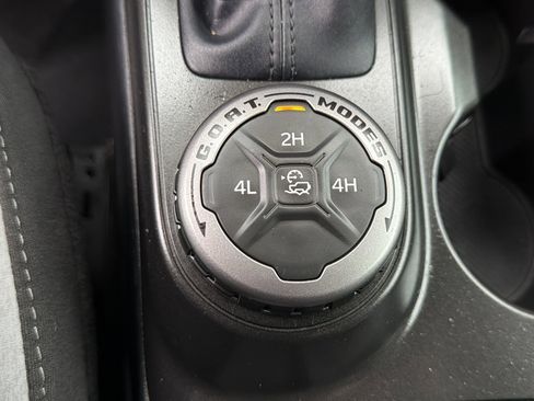 Certified 2023 Ford Bronco Black Diamond image 10