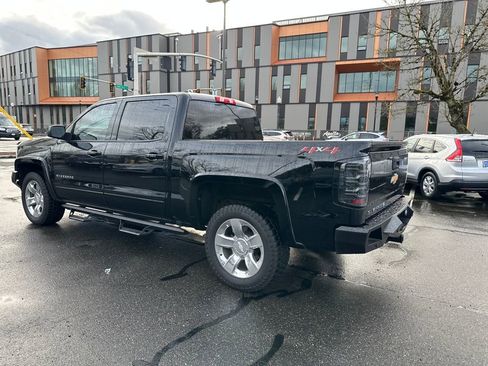 Used 2018 Chevrolet Silverado 1500 LT w/ LT Eassist Package image 4