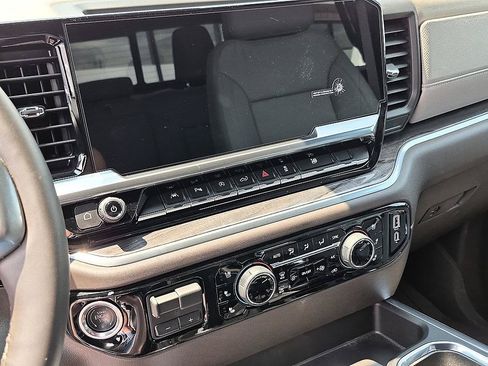 Certified 2026 Chevrolet Silverado 1500 LTZ w/ LTZ Convenience Package II AWD/4WD image 18