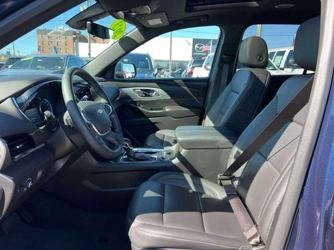 Certified 2023 Chevrolet Traverse LT w/ LT Premium Package AWD/4WD image 17