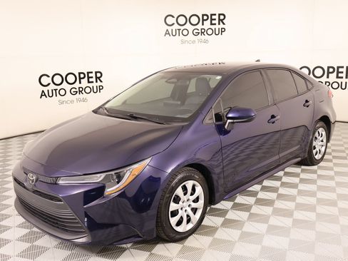 Used 2025 Toyota Corolla LE FWD image 9