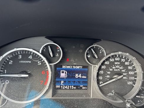 Used 2017 Toyota Tundra Limited image 29