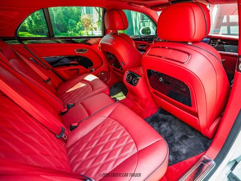 Used 2019 Bentley Mulsanne Speed image 62