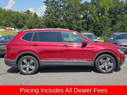 Used 2020 Volkswagen Tiguan SEL FWD image 2