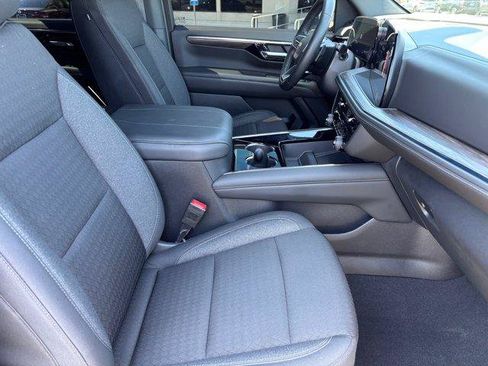 Used 2025 Chevrolet Tahoe LS RWD image 12
