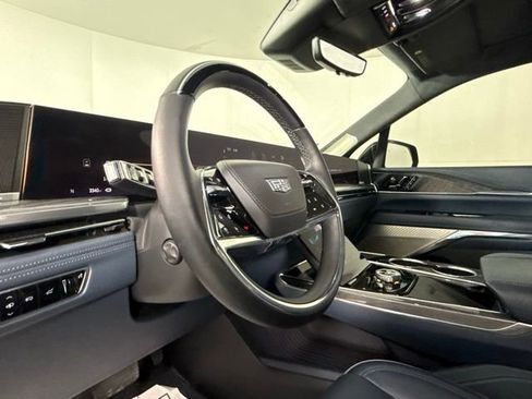 New 2025 Cadillac Escalade IQ Luxury 2 AWD/4WD image 17