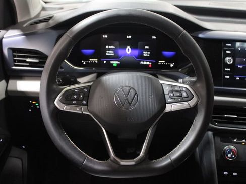 Used 2022 Volkswagen Taos SE w/ Panoramic Sunroof Package FWD image 35