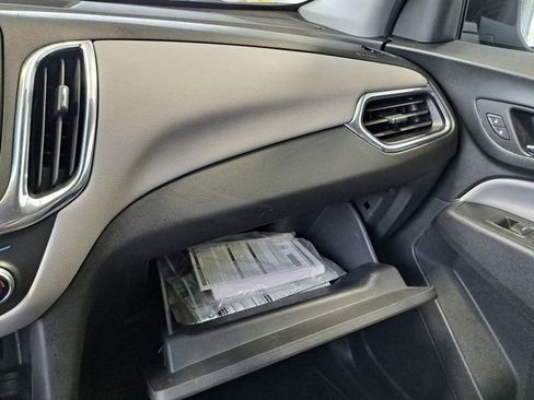 Used 2022 Chevrolet Equinox LT FWD image 18