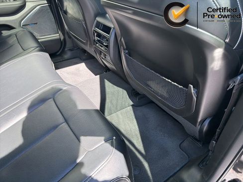 Certified 2022 Jeep Grand Cherokee Overland AWD/4WD image 28