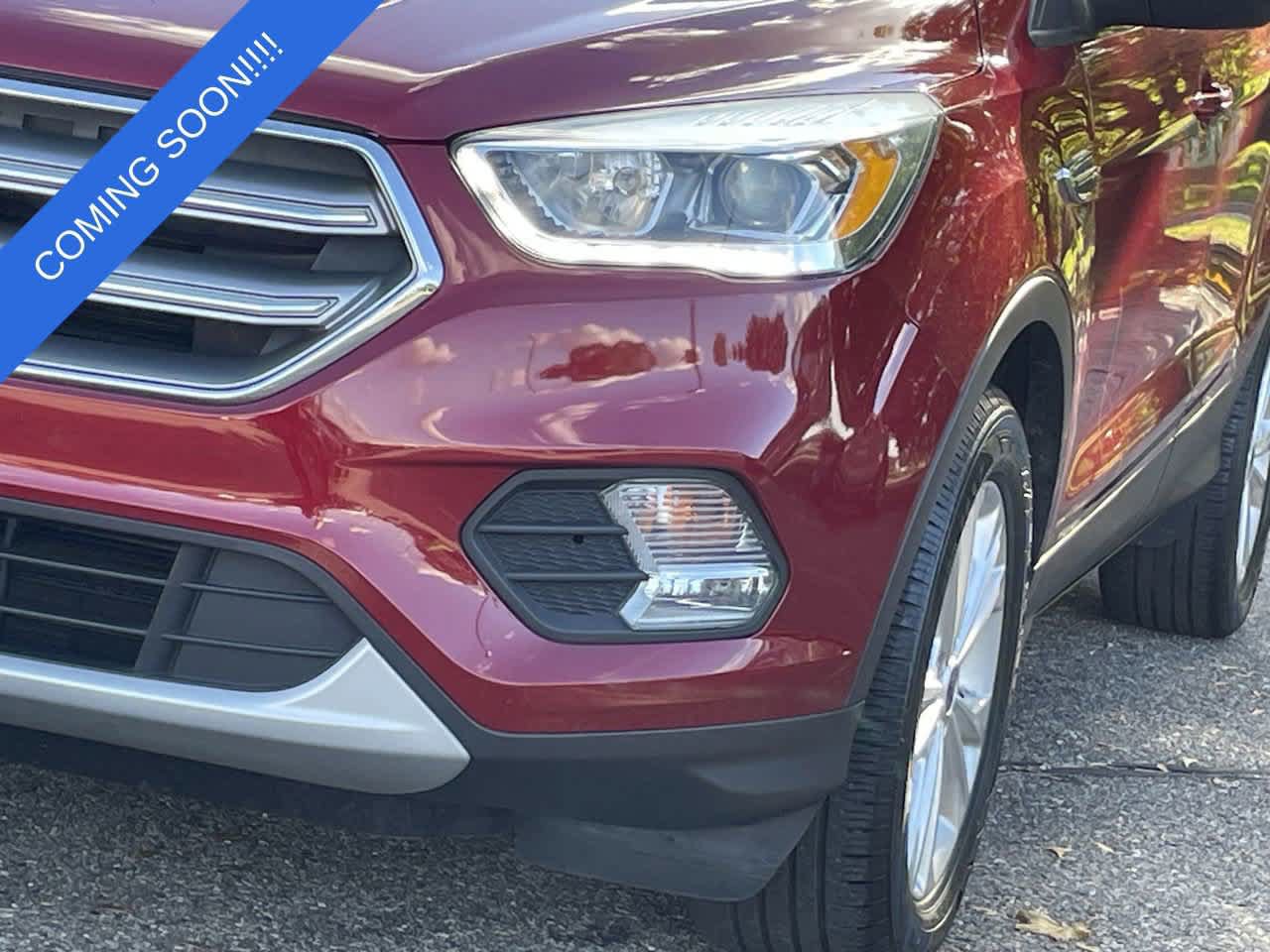 Used 2017 Ford Escape SE w/ Equipment Group 201A AWD/4WD image 32