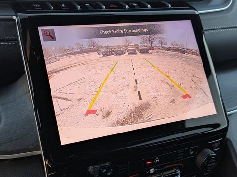 Used 2025 Jeep Grand Cherokee L Limited image 29