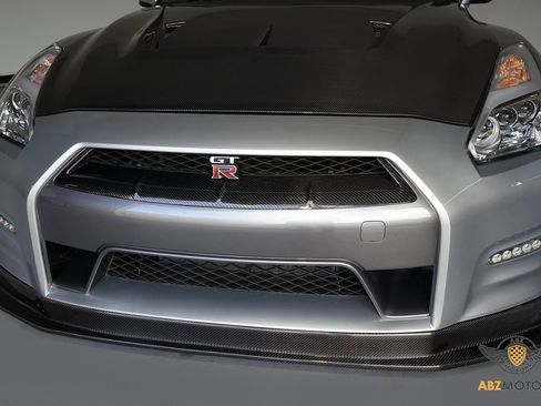Used 2012 Nissan GT-R Black Edition image 9