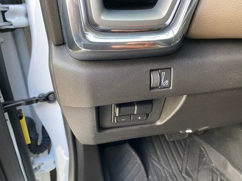 Used 2024 GMC Canyon Denali image 30