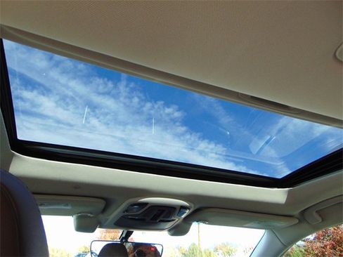 Used 2022 Subaru Outback Touring image 22