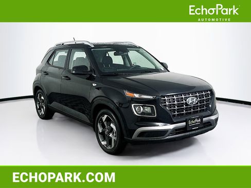 Used 2023 Hyundai Venue SEL image 1