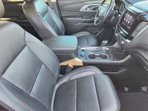 Used 2020 Chevrolet Traverse LT w/ LPO, Blackout Package image 14