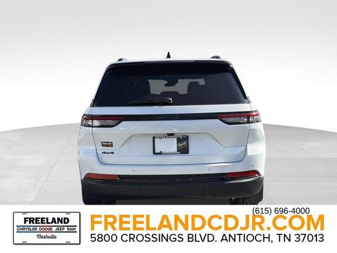 New 2025 Jeep Grand Cherokee image 4