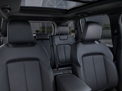New 2025 Jeep Grand Cherokee Limited w/ Luxury Tech Group II AWD/4WD image 29