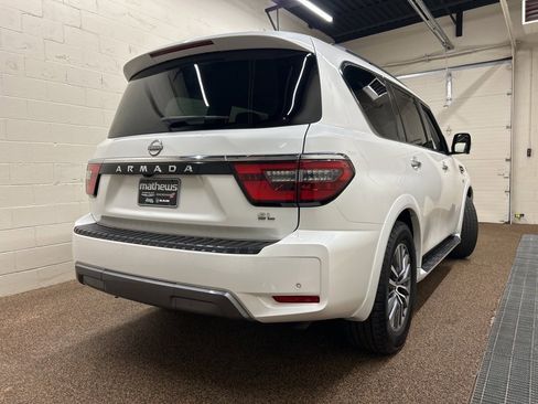 Used 2022 Nissan Armada SL w/ Captain's Chairs Package image 2