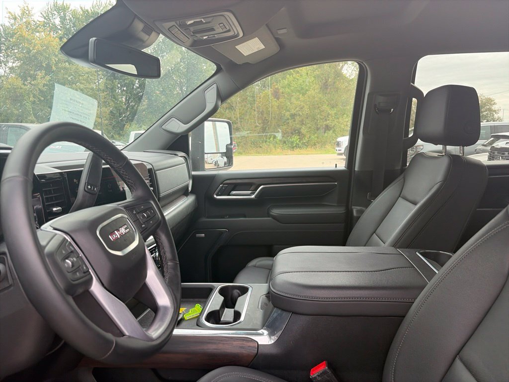 Used 2024 GMC Sierra 2500 SLT w/ SLT Premium Package AWD/4WD image 17