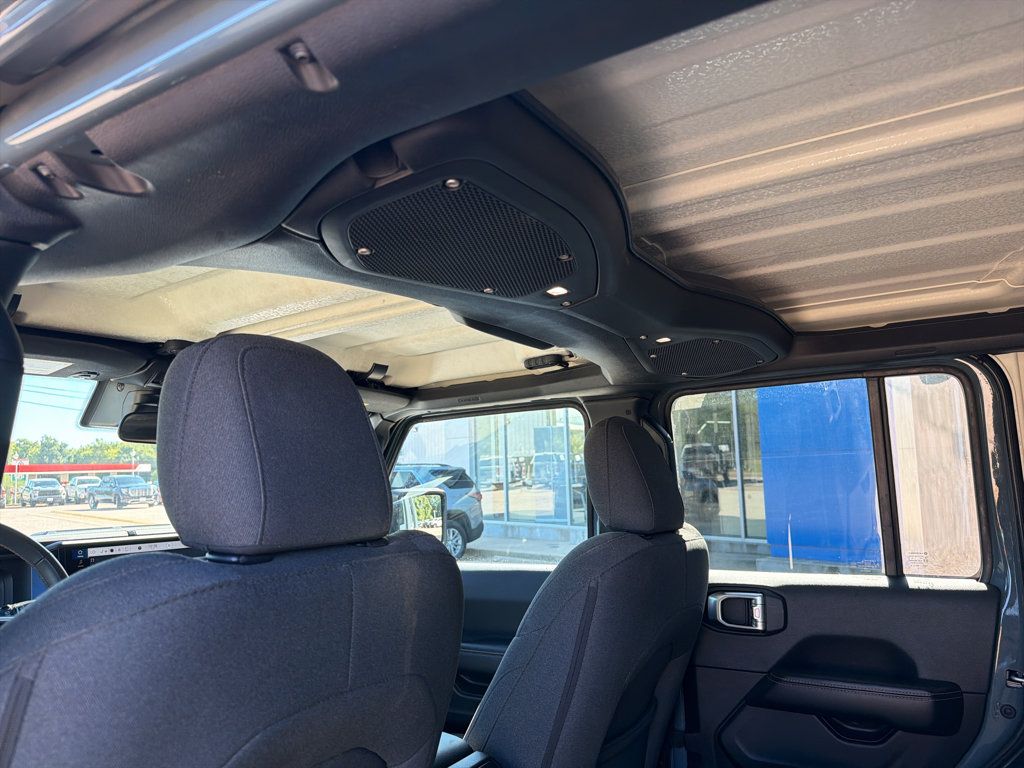Used 2024 Jeep Wrangler Unlimited Sahara AWD/4WD image 23