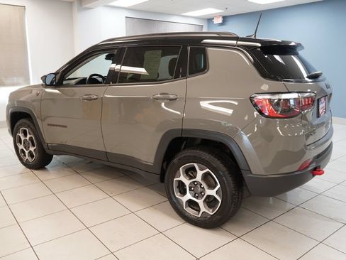 Used 2022 Jeep Compass Trailhawk w/ Sun and Sound Group AWD/4WD image 8