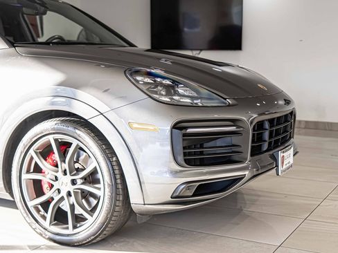 Used 2021 Porsche Cayenne GTS image 3