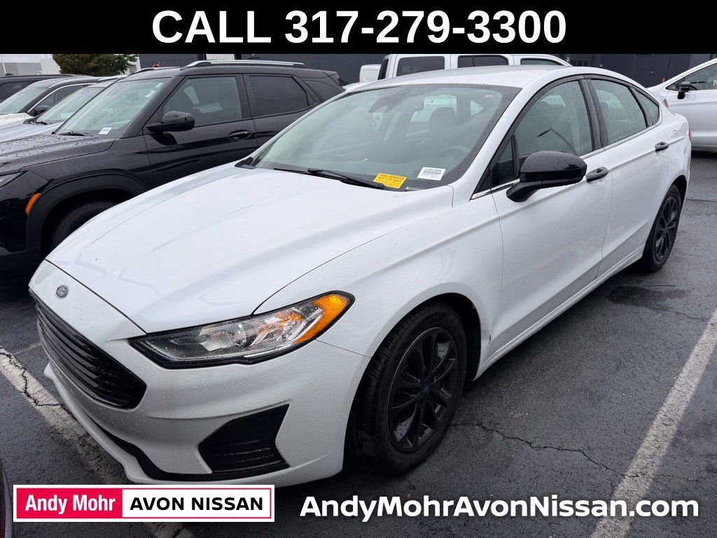 Used 2020 Ford Fusion SE FWD image 2