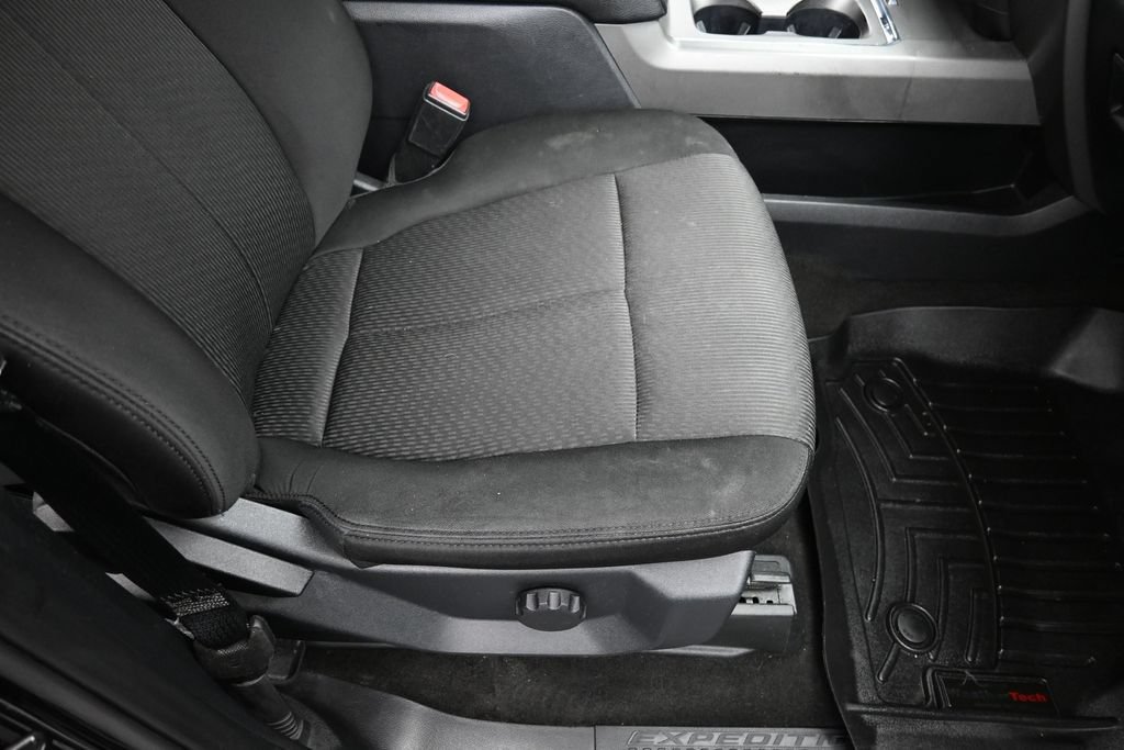 Used 2020 Ford Expedition Max XLT AWD/4WD image 32