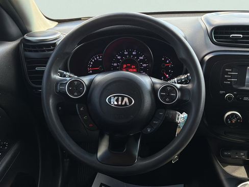 Used 2016 Kia Soul + image 29