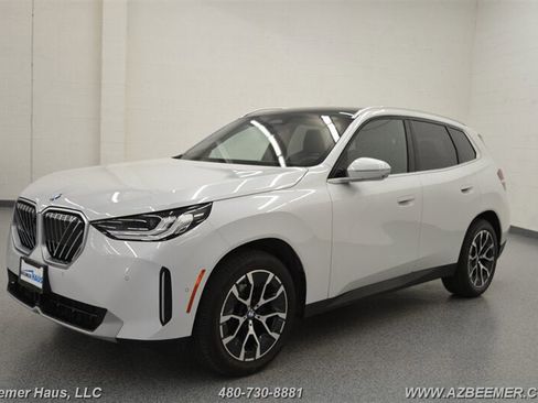 Used 2025 BMW X3 xDrive30i w/ Premium Package AWD/4WD image 3