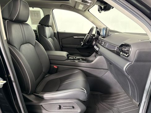 Used 2025 Honda Pilot Elite image 21