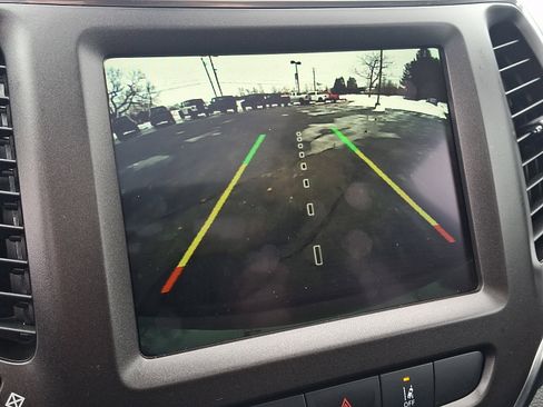 Certified 2022 Jeep Cherokee Trailhawk w/ Sun, Sound & Nav Group image 19