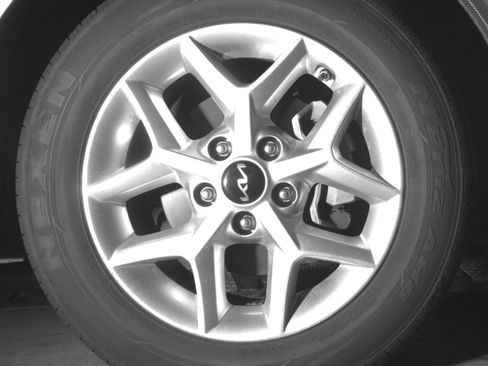 Used 2025 Kia Soul LX w/ LX Technology Package image 13