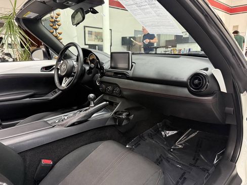 Used 2016 MAZDA MX-5 Miata Club RWD image 14