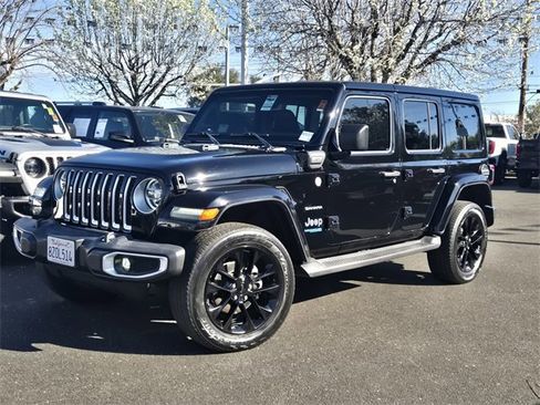 Used 2021 Jeep Wrangler Unlimited Sahara w/ Cold Weather Group image 8