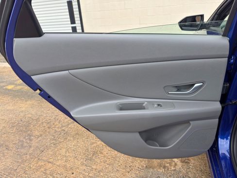 Used 2023 Hyundai Elantra SEL w/ Convenience Package FWD image 39