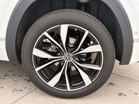 Used 2024 Volkswagen Atlas Cross Sport SEL Premium R-Line AWD/4WD image 6